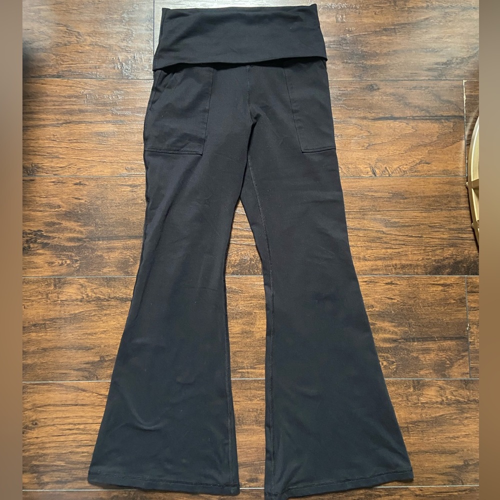 fold over leggings w cute useful pockets! - Picture 1 of 3
